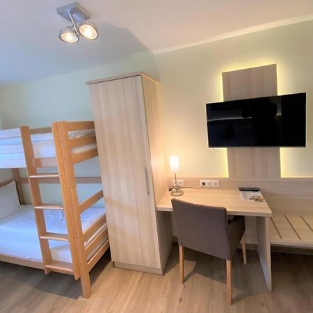 Hotel Am Wiesenweg L 24H Check-In Hausen  Exteriér fotografie