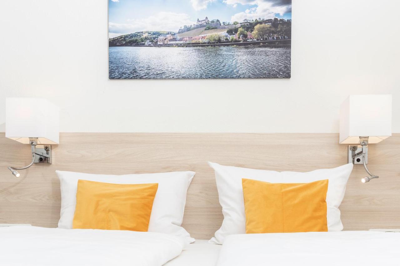Hotel Am Wiesenweg L 24H Check-In Hausen  Exteriér fotografie