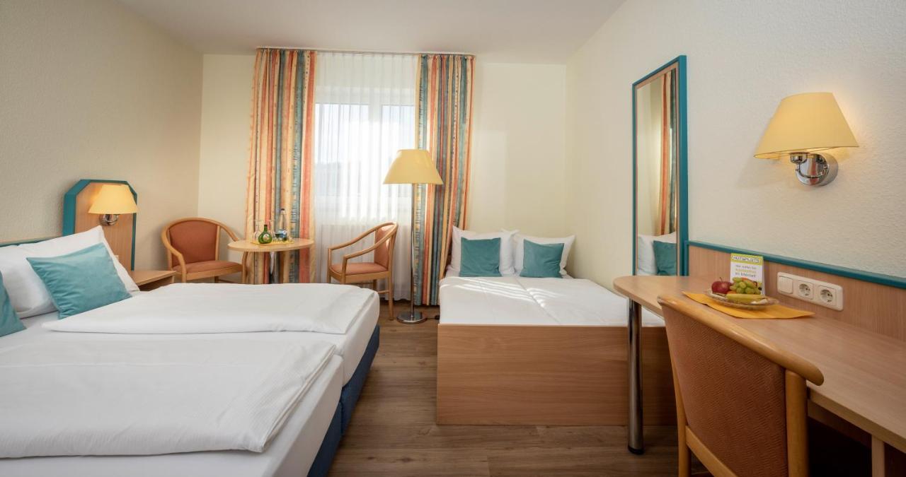 Hotel Am Wiesenweg L 24H Check-In Hausen  Exteriér fotografie